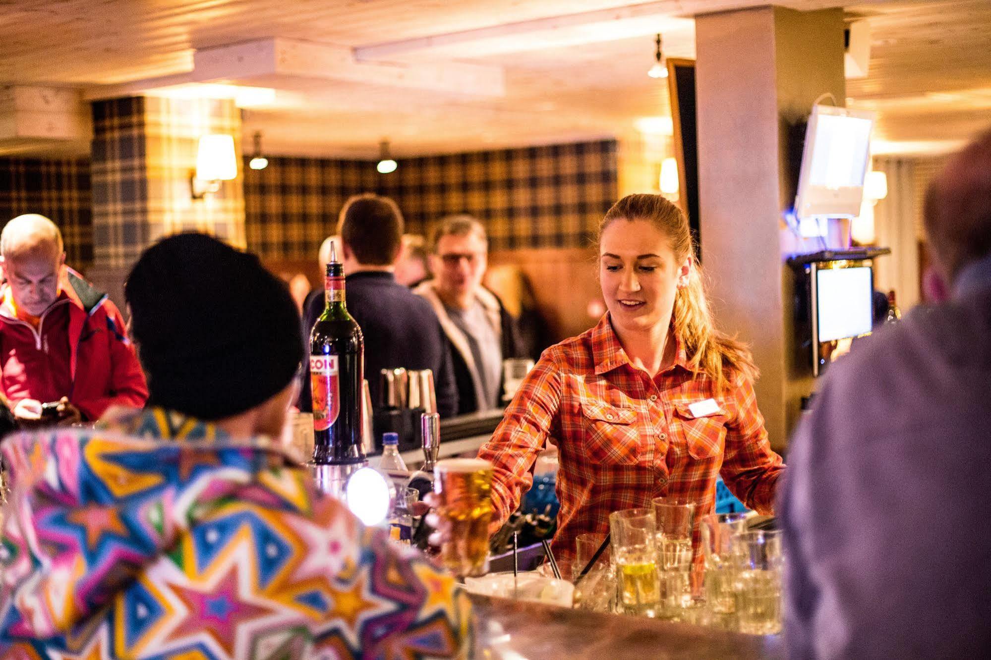 Langley Hotel Tango Валь-Торанс Экстерьер фото